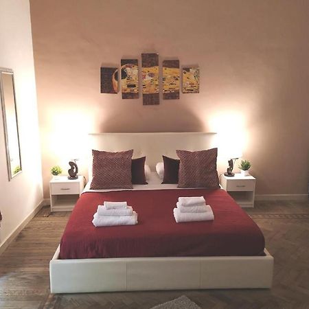 Domus Luigi Leone 2 Bed & Breakfast Napoli Dış mekan fotoğraf