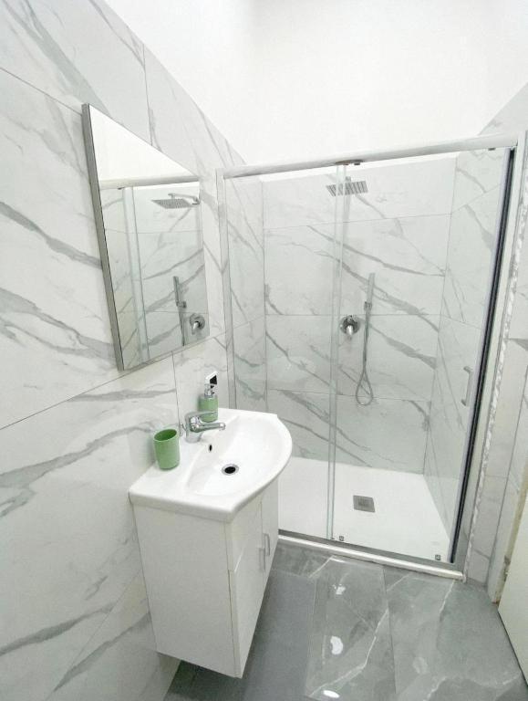Domus Luigi Leone 2 Bed & Breakfast Napoli Dış mekan fotoğraf