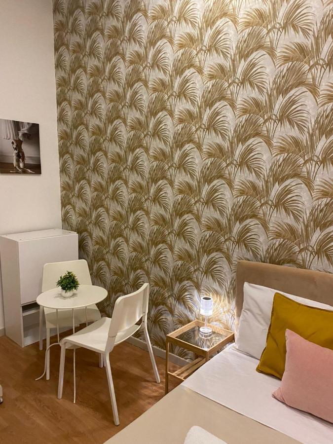 Domus Luigi Leone 2 Bed & Breakfast Napoli Dış mekan fotoğraf